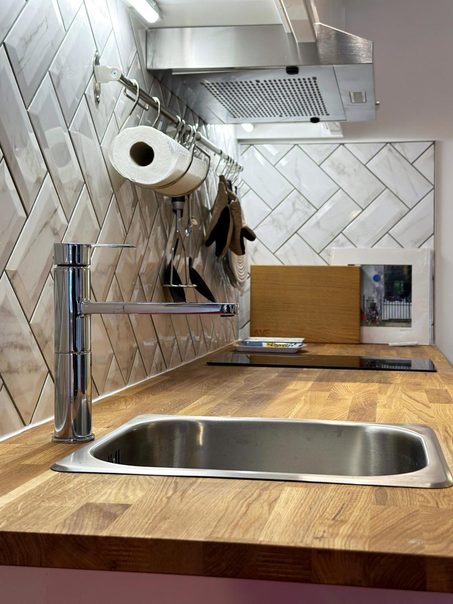 Kensington Studio Hosted By Airoperate Near Notting Hill - 1 Double Bed , 1 Sofa Bed, Ground Floor Apartment Via Private Entrance Londres Extérieur photo