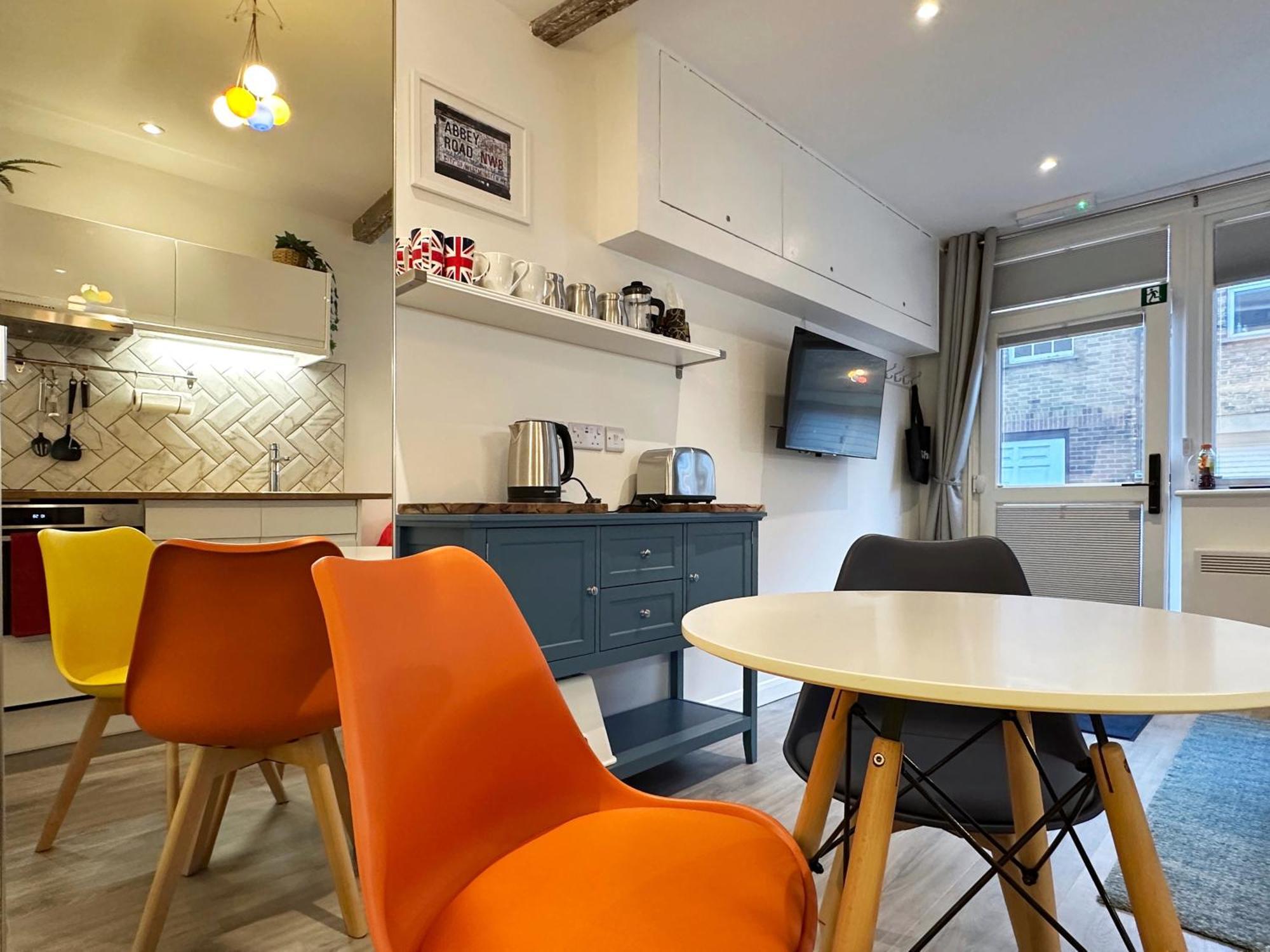 Kensington Studio Hosted By Airoperate Near Notting Hill - 1 Double Bed , 1 Sofa Bed, Ground Floor Apartment Via Private Entrance Londres Extérieur photo