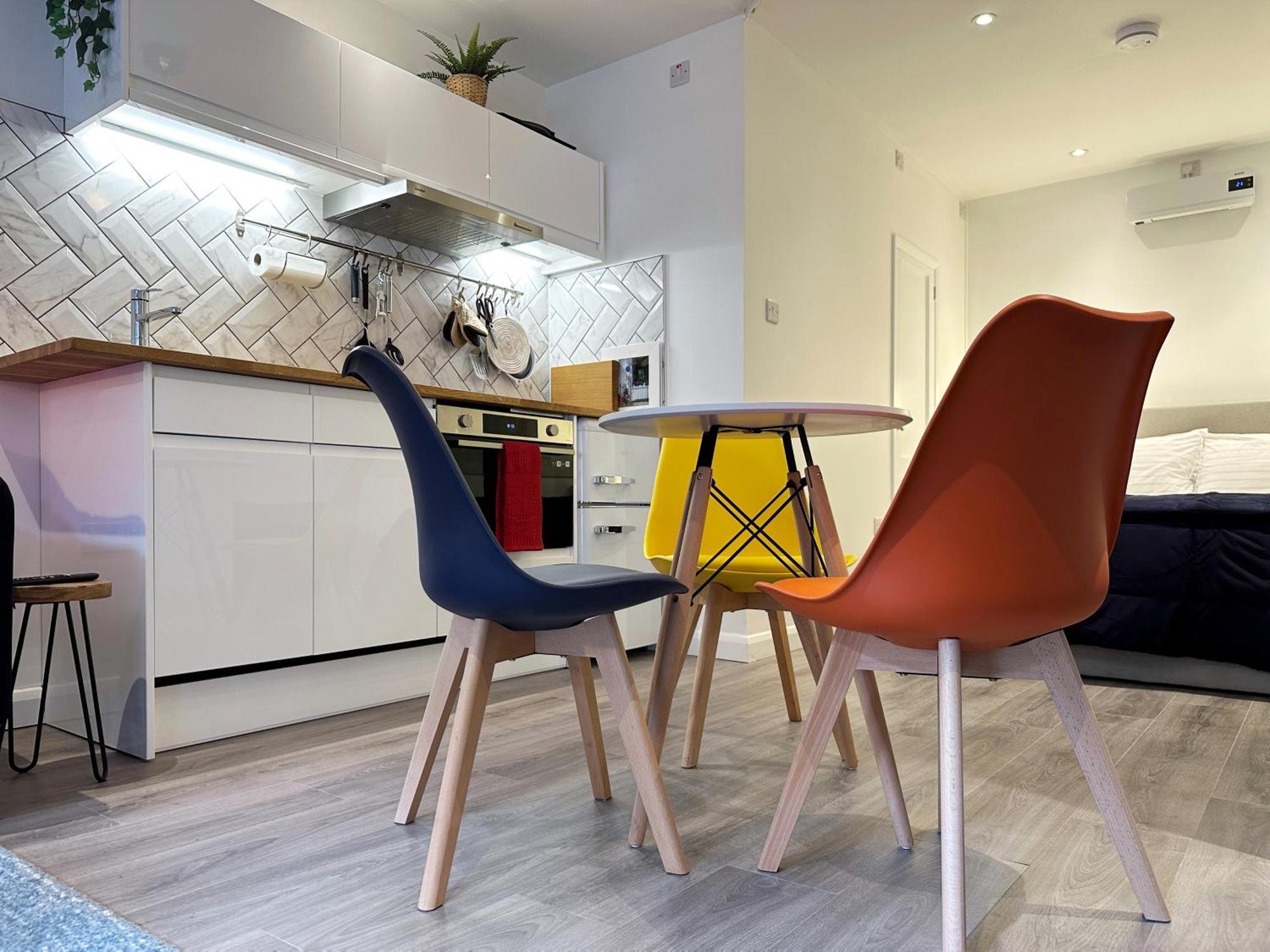 Kensington Studio Hosted By Airoperate Near Notting Hill - 1 Double Bed , 1 Sofa Bed, Ground Floor Apartment Via Private Entrance Londres Extérieur photo